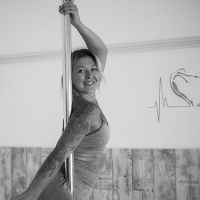 La primera escuela de acrobacias de Almerimar: Fly Fitness por Irina Kucherenko