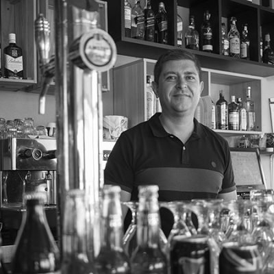 “Con el COVID hemos tenido que poner dinero de nuestros ahorros” dice el dueño de Mario´s Bar